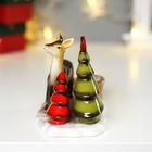 Сувенир керамика подсвечник "Оленёнок с ёлочками (зелёная и красная)" 11,8х9х11,8 см - Фото 3