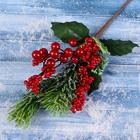 Декор "Зимнее очарование" веточка хвои с ягодками в снегу, 29 см - Фото 1