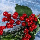 Декор "Зимнее очарование" веточка хвои с ягодками в снегу, 29 см - Фото 2