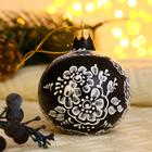 Ёлочный шар d-8 см "Белые цветочки" ручная роспись - фото 119688082