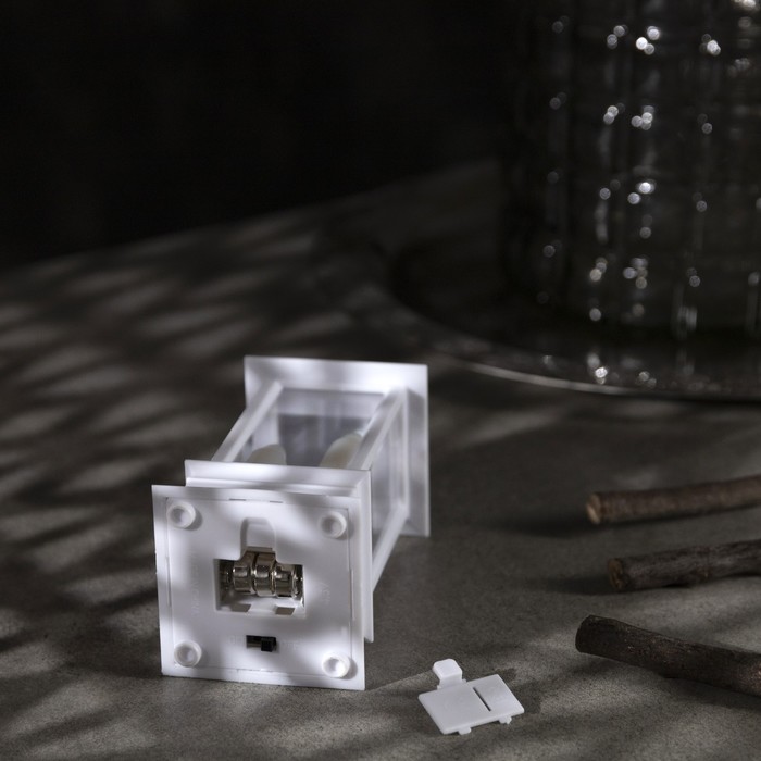 Светодиодная фигура «Белый фонарь со свечками» 5.5 × 13 × 5.5 см, пластик, батарейки AG13х3, свечение тёплое белое - фото 1907129235