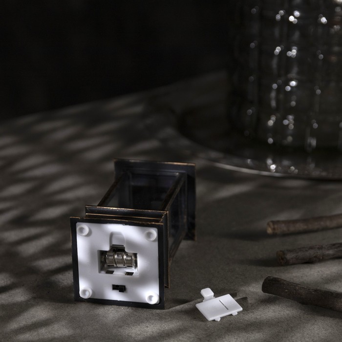 Светодиодная фигура «Бронзовый фонарь со свечкой» 5.5 × 13 × 5.5 см, пластик, батарейки AG13х3, свечение тёплое белое - фото 1926106866
