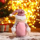 Мягкая игрушка "Дед Мороз в розой шапочке-длинные ножки" 11х37см, бело-розовый - Фото 3