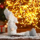 Мягкая игрушка "Дед Мороз в шапочке с кружочками-длинные ножки" 15х45 см, серебристо-белый - Фото 4