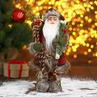 Дед Мороз "В мохнатой шубке с лыжами" 14х30 см - фото 318365486