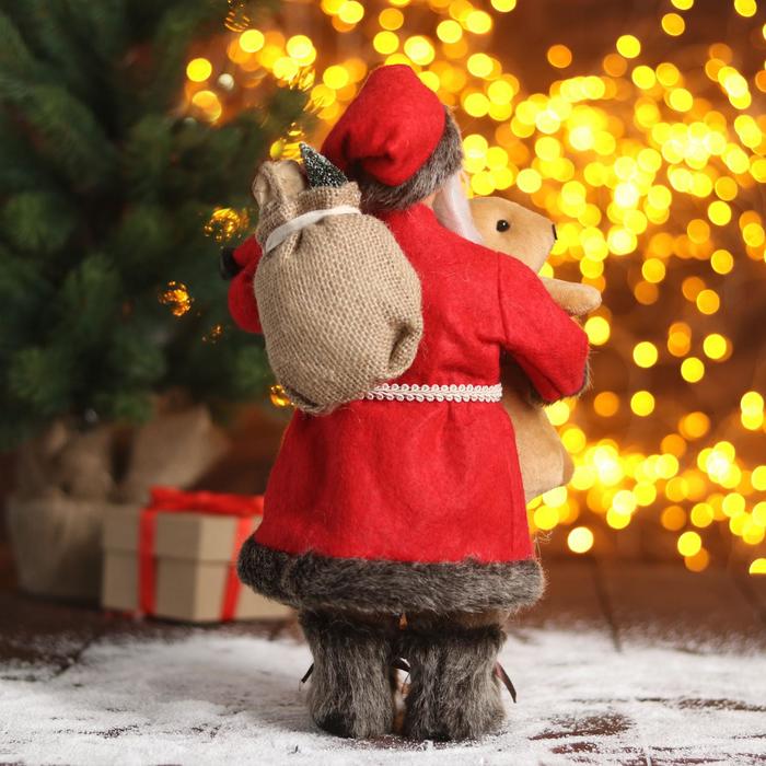 Дед Мороз "В красной шубке с мишкой" 30 см - фото 1908587759
