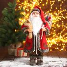 Дед Мороз "В красной шубке с мишкой" 45 см - фото 318365502