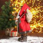Дед Мороз "В красной шубке с мишкой" 45 см - Фото 2