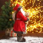 Дед Мороз "В красной шубке с мишкой" 45 см - Фото 4
