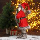 Дед Мороз "В красной шубке с лыжами и подарками" 45 см - Фото 2