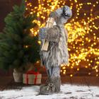 Дед Мороз под ёлку «Зимнее волшебство. Новогодняя игрушка в сером костюме с лыжами», 45 см - Фото 2