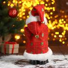 Дед Мороз "В красно-белой шубке в клетку с подарками" двигается, 17х30 см - Фото 3
