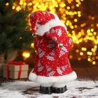 Дед Мороз "В красной шубке в ёлочках с подарками" двигается, 30 см - Фото 3