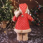 Дед Мороз под ёлку «Зимнее волшебство. В красной шубке в клетку с подарками» двигается, 40 см - Фото 3