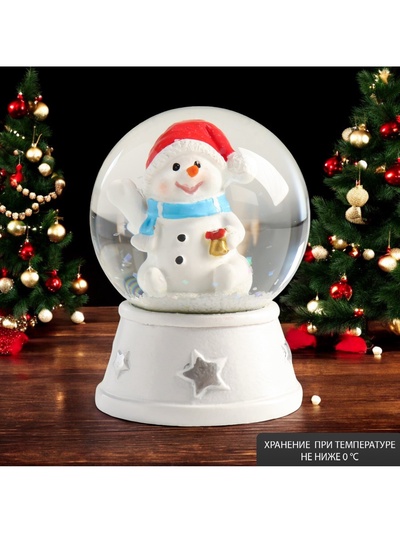 Снежный шар новогодний стеклянный «Снеговик в красном колпаке, с подарком», d=4.5 см, 6×4.5×4.5 см