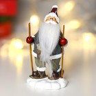 Сувенир полистоун "Дед Мороз с длинной бородой, на лыжах" 10,5х5,5х4 см - фото 319869620
