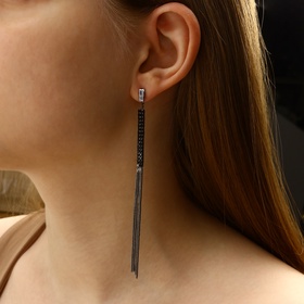 Серьги висячие со стразами "Капель" блеск, цвет бело-чёрный в сером металле