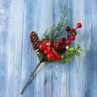 Декор "Зимнее очарование" шишка ягоды веточки зелени 20 см - фото 804334390