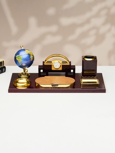 Набор настольный 6в1 (блок д/бумаг, подаст. д/печати, карандашница, часы, визитница,глобус)