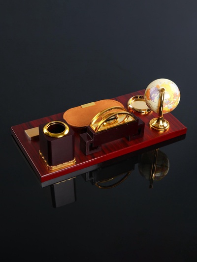 Набор настольный 6в1 (блок д/бумаг, подаст. д/печати, карандашница, часы, визитница,глобус)