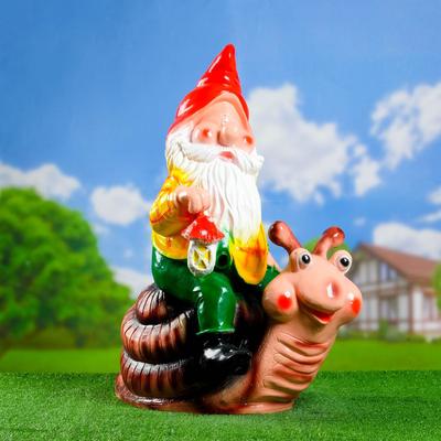 Садовая фигура из гипса «Гном на улитке», 71×34×41 см