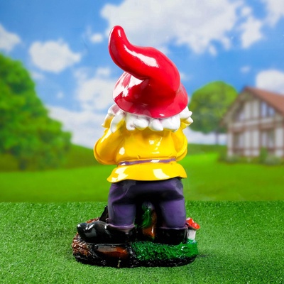 Садовая фигура из гипса «Гном с лопатой на подставке», 42×24×26 см