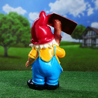 Садовая фигура из гипса «Гном с табличкой», 51×18×32 см