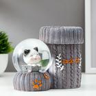 Сувенир полистоун водяной шар свет/для ручек "Котик и клубок" d=8 см МИКС 12,6х15,2х7,5 см - фото 25266048