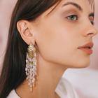 Серьги висячие со стразами «Флоренция» водопад, цвет белый в золоте - Фото 1