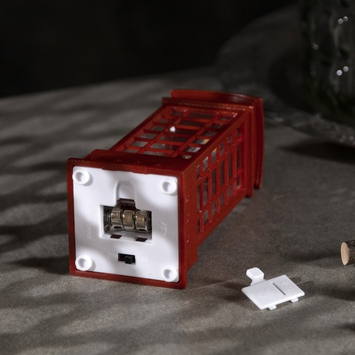 Светодиодная фигура «Ёлка в телефонной будке» 5.3 × 12 × 5.3 см, пластик, батарейки AG13х3, свечение тёплое белое - фото 1907136345