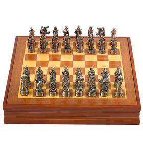 Шахматы сувенирные "Рыцарские", h короля-7 см, пешки-6 см. d-2 см, 36 х 36 см