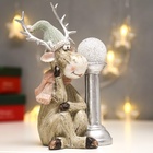 Фигурка световая «Лосик в вязаном колпаке с шаром на колонне», полистоун, 20.5×10.5×12.5 см - Фото 3