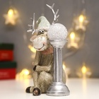 Фигурка световая «Лосик в вязаном колпаке с шаром на колонне», полистоун, 20.5×10.5×12.5 см - Фото 4