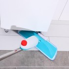 Швабра для мытья пола с распылителем и щёткой Доляна, насадка из микрофибры 41×14 см, стальная ручка 120 см, цвет МИКС - Фото 2