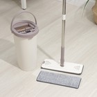 Швабра с отжимом и ведро Доляна: ведро с отсеками для полоскания и отжима 9.3 л, швабра плоская, запасная насадка из микрофибры - Фото 2