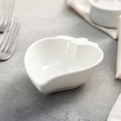 Соусник «Клубника», 10.5×7.7×3 см, керамика, белый