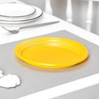 Тарелка пластиковая одноразовая столовая, d=20,5 см, цвет жёлтый - Фото 1