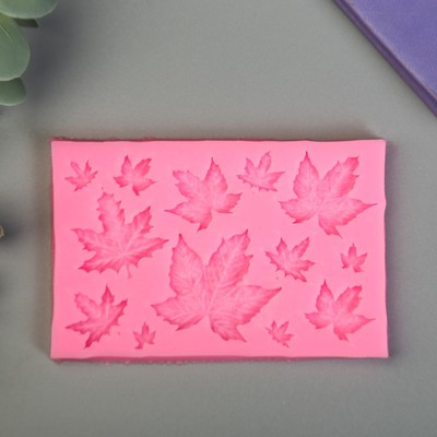 Молд силиконовый «Кленовые листья» 0.7×9.7×6.4 см