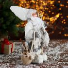 Дед Мороз "В белой шубке с лыжами" 18х30 см - фото 3708108