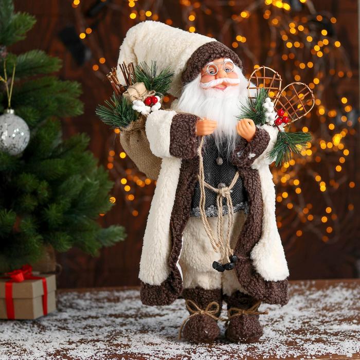 Дед Мороз "В белом тулупе со снегоступами" 45 см