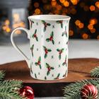 Кружка фарфоровая Доляна «Новый год. Веночки», 300 мл - Фото 2