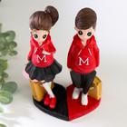 Сувенир полистоун "Подростки в красных толстовках" набор 2 шт 16,5х5,3х7,4 см - фото 67162704