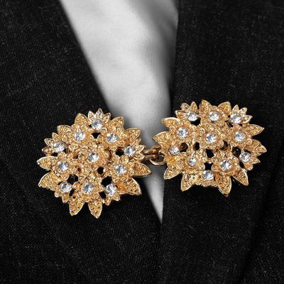 Зажим для кардигана «Соцветие», цвет белый в золоте