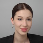 Серьги со стразами «Порхай» бабочки в прямоугольнике, белые в золоте - Фото 5