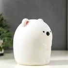 Ночник "Мишка пухлик" LED от батареек 3хLR44 белый 10х9,5х13 см RISALUX - фото 21128397