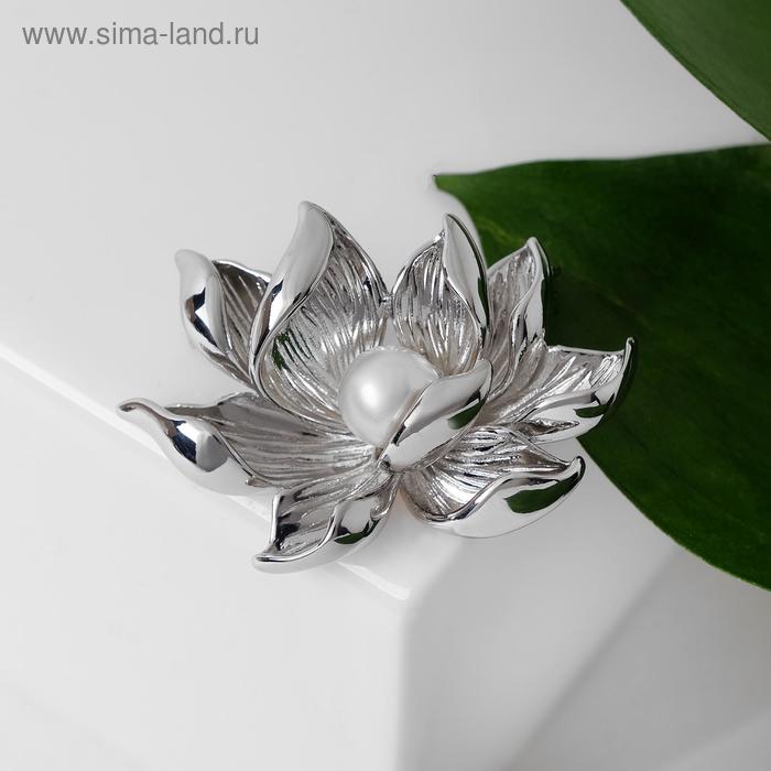 Брошь «Цветы» лотос, цвет белый в серебре - Фото 1