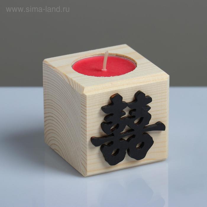 Свеча в деревянном подсвечнике "Куб, Иероглифы. Счастье", 6х6х6 см, аромат вишни - Фото 1