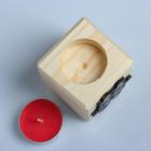 Свеча в деревянном подсвечнике "Куб, Иероглифы. Счастье", 6х6х6 см, аромат вишни - Фото 3