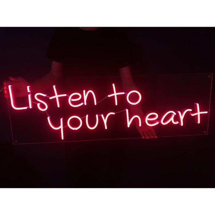 Неоновая вывеска Listen to your heart 105.7 × 33.7 см, 12 В