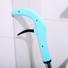 Швабра для мытья пола с распылителем и щёткой, насадка из микрофибры 41×14 см, стальной черенок 120 см, цвет голубой - фото 65983284